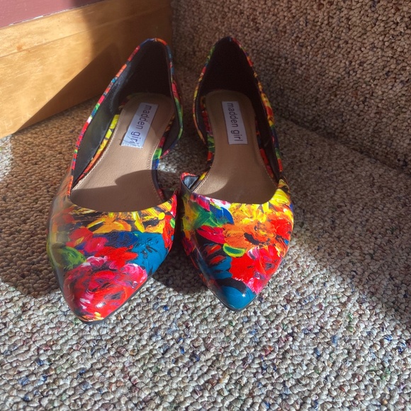 NWOT Madden Girl Flats 7 Summer Floral Flats Colorful Spring Bright Shoes Work - Picture 5 of 9